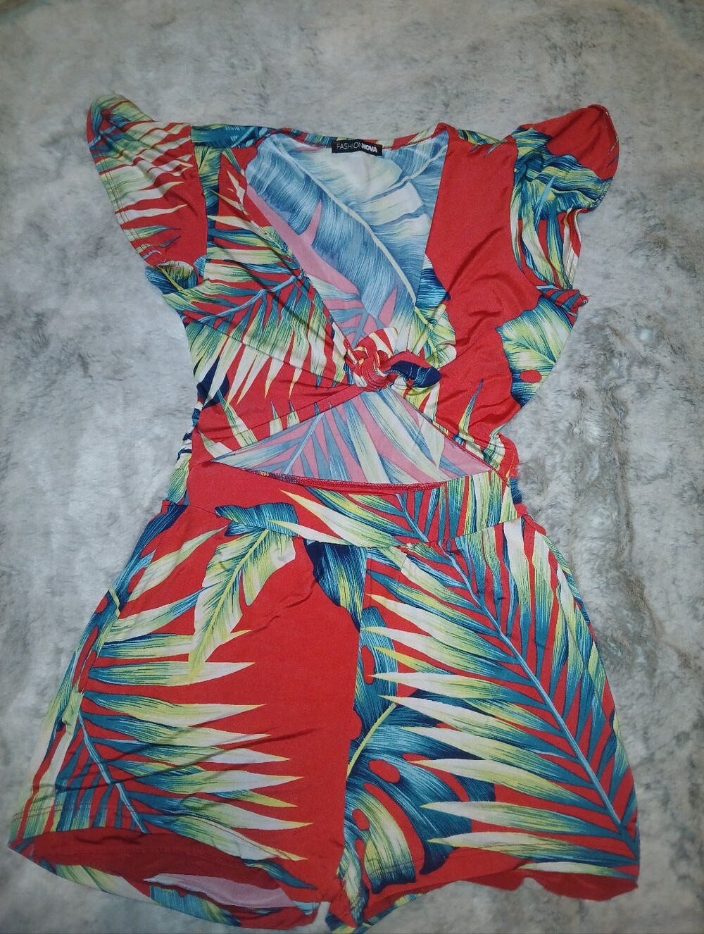 Fashion Nova Red Tropical Leaf Tie-Front Crop Top